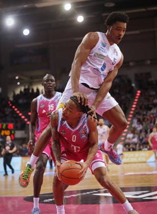 Jeff Garrett Telekom Baskets Bonn vs. Marcus Foster SYNTAINICS MBC 23. Speiltag - Saison 2025 26 *** Jeff Garrett Telekom Baskets Bonn vs Marcus Foster SYNTAINICS MBC 23 Speiltag season 2025 26