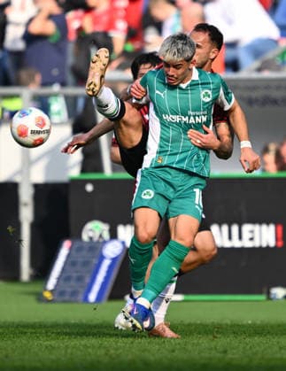 08 03 2026 Soccer Season 2025 2026 2 Soccer Bundesliga 25 Matchday Hannover 96 H96 SpVgg Greuther Fürth SGF Kleeblatt Sportfoto Zink xwoxzix DFL regulations prohibit any use of photographs as image sequences and or quasi video only for editorial use Aaron Keller 16, SpVgg Greuther Fürth vor Virgil Ghita 5, Hannover 96 H96