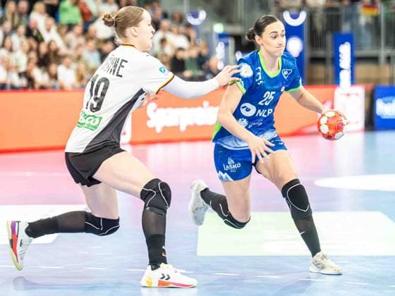 Ivona Barukcic Slovenia, 25 will be booted by Nieke Kuehne Germany, 19, Germany vs Slovenia, Handball, European Championship Qualification, Women, Season 2025 2026, 08 03 2026, Germany vs Slovenia, Handball, European Championship Qualification, Women, Season 2025 2026, 08 03 2026 Heidelberg Copyright: xEibner-Pressefoto MichaelxSchmidx EP_MST
