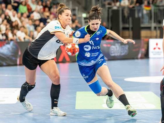 Ema Hrvatin Slovenia, 11 in duel with Emily Vogel Germany, 20 , Germany vs Slovenia, Handball, European Championship Qualification, Women, Season 2025 2026, 08 03 2026, Germany vs Slovenia, Handball, European Championship Qualification, Women, Season 2025 2026, 08 03 2026 Heidelberg Copyright: xEibner-Pressefoto MichaelxSchmidx EP_MST