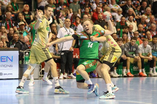08 03 2026, xgox, Handball Daikin HBL SC Magdeburg TSV Hannover Burgdorf emspor, v l Omar Ingi Magnusson Magdeburg, 14 throws goal, Torschuetze, scores goal, Treffer, scores the goal Magdeburg