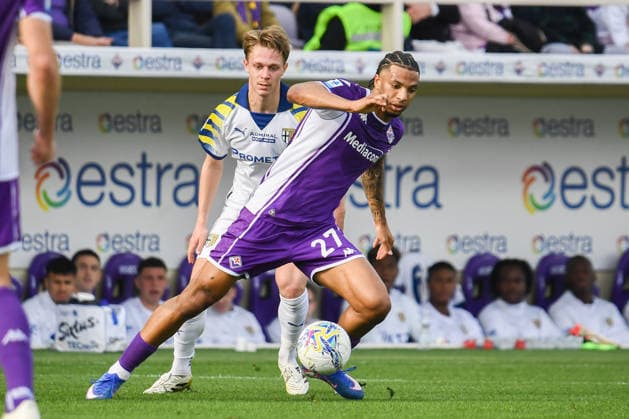 Cher Ndour (Fiorentina) hampered by Hans Nicolussi Caviglia (Parma) during ACF Fiorentina vs Parma Calcio, Italian soccer Serie A match in Florence, Italy, March 08 2026  Copyright: xFabioxFagiolini IPAxSportx xipa-agency.netx xx IPA_72573927 IPA_Agency_IPA72573927