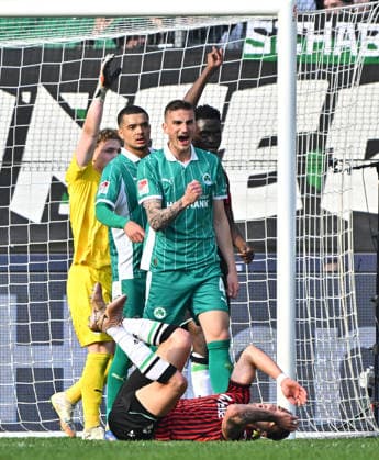 08 03 2026 Soccer Season 2025 2026 2 Soccer Bundesliga 25 Matchday Hannover 96 H96 SpVgg Greuther Fürth SGF Kleeblatt Sportfoto Zink MeZi xmexzix DFL regulations prohibit any use of photographs as image sequences and or quasi video only for editorial use Philipp Ziereis 4, SpVgg Greuther Fürth ballt Faust Fäuste