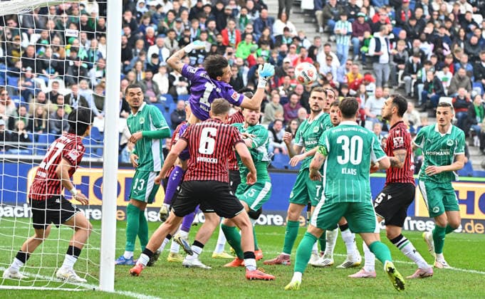 08 03 2026 Soccer Season 2025 2026 2 Soccer Bundesliga 25 Matchday Hannover 96 H96 SpVgg Greuther Fürth SGF Kleeblatt Sportfoto Zink MeZi xmexzix DFL regulations prohibit any use of photographs as image sequences and or quasi video only for editorial use Nahuel Noll 1, Hannover 96 H96 Hayate Matsuda 27, Hannover 96 H96 Maik Nawrocki 6, Hannover 96 H96 Felix Klaus 30, SpVgg Greuther Fürth Virgil Ghita 5, Hannover 96 H96 Philipp Ziereis 4, SpVgg Greuther Fürth, right