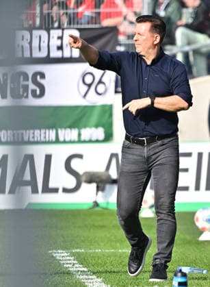 08 03 2026 Soccer Season 2025 2026 2 Soccer Bundesliga 25 Matchday Hannover 96 H96 SpVgg Greuther Fürth SGF Kleeblatt Sportfoto Zink MeZi xmexzix DFL regulations prohibit any use of photographs as image sequences and or quasi video only for editorial use Christian Titz Trainer Hannover 96 dirigiert