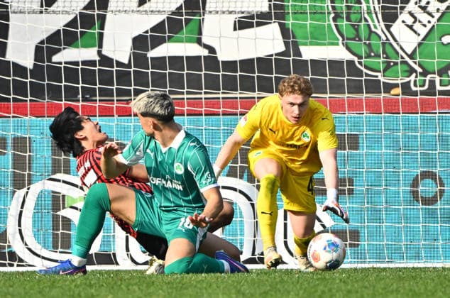 08 03 2026 Soccer Season 2025 2026 2 Soccer Bundesliga 25 Matchday Hannover 96 H96 SpVgg Greuther Fürth SGF Kleeblatt Sportfoto Zink MeZi xmexzix DFL regulations prohibit any use of photographs as image sequences and or quasi video only for editorial use Aaron Keller 16, SpVgg Greuther Fürth fouls Hayate Matsuda 27, Hannover 96 H96 Scene for penalty kick right Silas Prüfrock 43, SpVgg Greuther Fürth