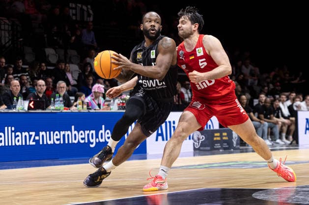 Nuernberg Falcons BC Tigers Tuebingen, Men, 2 Bundesliga, Barmer 2 Basketball Bundesliga, pro A, 26 Matchday, Season 2025 2026, 08 03 2026 Jordan Johnson Tigers Tuebingen, 11 vs Tim Koepple Nuernberg Falcons, 05