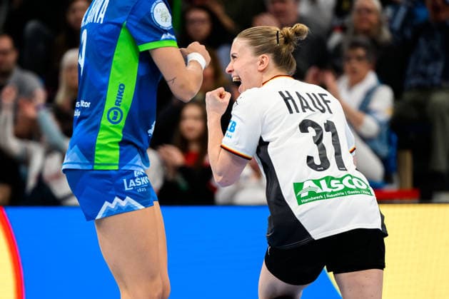 Handball, Womens European Championship Qualification, Germany Slovenia, 2nd round, Group 3, Alexia Hauf Germany Jubel Freude Emotion Heidelberg SNP Dome Baden Württemberg Germany