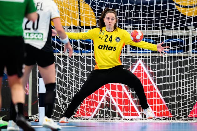 Handball, Womens European Championship Qualification, Germany Slovenia, 2nd round, Group 3, Goalkeeper Sarah Wachter Germany Heidelberg SNP Dome Baden Württemberg Germany