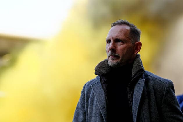 Schweiz: Brack Super League 2025 26, BSC Young Boys vs FC Thun - Stadion Wankdorf, Bern: head coach Mauro Lustrinelli (Thun) vor dem Spiel *** Switzerland Brack Super League 2025 26, BSC Young Boys vs FC Thun Stadion Wankdorf, Bern head coach Mauro Lustrinelli Thun before the match Copyright: xKjetilxWaberx