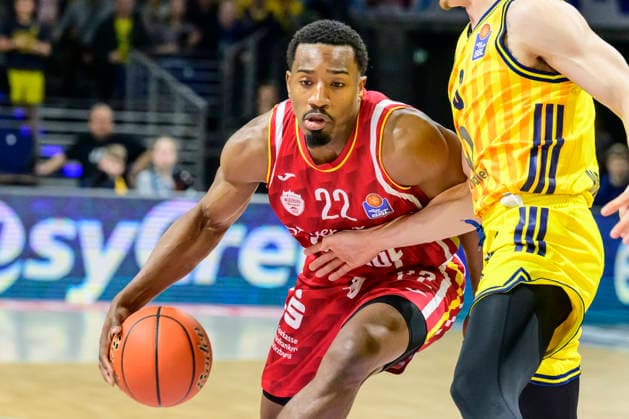 GER, Berlin, basketball, Alba Berlin vs Fitness First Wuerzburg Baskets, at the Max Schmeling Halle , BBL, pictured from left Johnathan Stove Wuerzburg 22 , March 8, 2026 Copyright: HMBxMedia UwexKoch