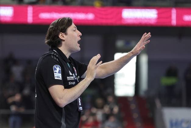 08 03 2026 Handball 1 Bundesliga DAIKIN HBL Season 2025 2026 24 Matchday HC Erlangen Metropolregion Nuremberg HCE GWD Minden DaMa xdaxmax Johannes Sellin Coach HC Erlangen HCE indicates gestures directs gives instructions