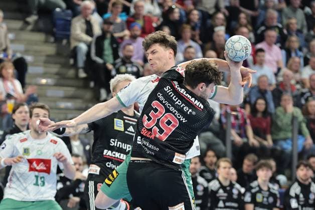 08 03 2026 Handball 1 Bundesliga DAIKIN HBL Season 2025 2026 24 Matchday HC Erlangen Metropolregion Nürnberg HCE GWD Minden DaMa xdaxmax Philipp Vorlicek 22, GWD Minden Tobias Buck 39, HC Erlangen HCE