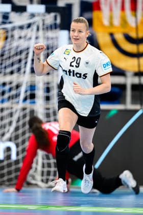 Handball, Womens European Championship Qualification, Germany Slovenia, 2nd round, Group 3, Antje Döll Doell Germany Cheers Joy Emotion Goal celebration Goalscorer Goalscorer Heidelberg SNP Dome Baden Württemberg Germany