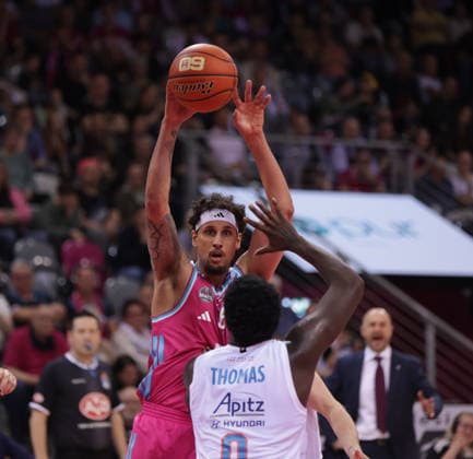Michael Kessens Bonn on the ball against Khyri Thomas MBC , Telekom Baskets Bonn vs Syntainics MBC, easyCredit BBL, Matchday 23, Telekom Dome Bonn, 08 03 2026