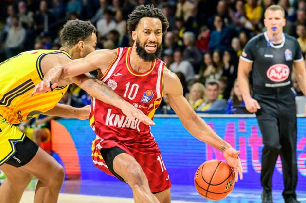 GER, Berlin, basketball, Alba Berlin vs Fitness First Wuerzburg Baskets, at the Max Schmeling Halle , BBL, pictured from left Norris Agbakoko Alba 17 , Davion Mintz Wuerzburg 10 , Action, duels, fighting for the ball, March 8, 2026 Copyright: HMBxMedia UwexKoch