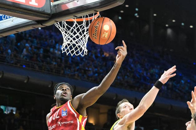 08 03 2026, xlakx, Basketball easyCredit BBL Bundesliga, Alba Berlin Fitness First Würzburg Baskets v l Charles Thompson Würzburg Baskets , Justin Bean Alba Berlin duel, duel, fight, tackle Berlin Daniel Lakomski