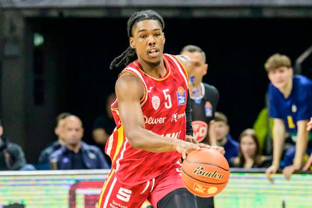 GER, Berlin, basketball, Alba Berlin vs Fitness First Wuerzburg Baskets, at the Max Schmeling Halle , BBL, pictured from left Marcus Carr Wuerzburg 05 , March 8, 2026 Copyright: HMBxMedia UwexKoch