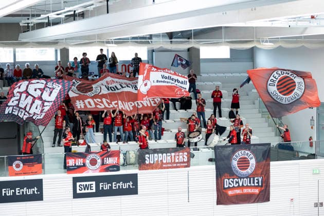 1 Volleyball Bundesliga Women Schwarz Weiss Erfurt vs Dresdner SC Erfurt 08 03 2026 Dresdner SC Fans 1 Volleyball Bundesliga Women Schwarz Weiss Erfurt vs Dresdner SC Riethsporthalle Erfurt 08 03 2026 Copyright: xBEAUTIFULxSPORTS Duehringx