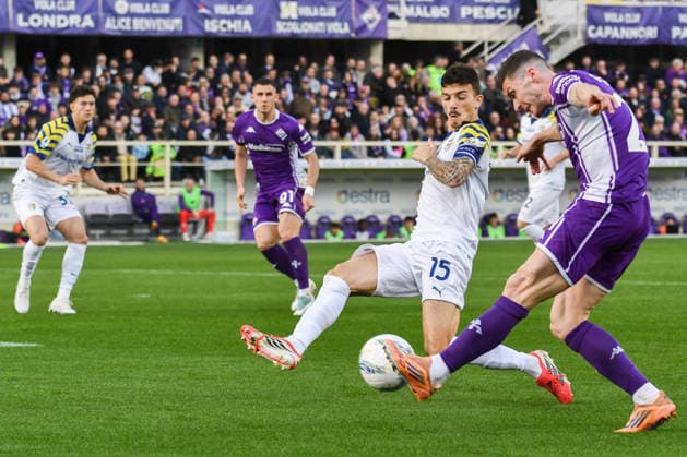 Robin Everardus Goses (Fiorentina) thwarted by Nicolo Fagioli (Fiorentina) during ACF Fiorentina vs Parma Calcio, Italian soccer Serie A match in Florence, Italy, March 08 2026  Copyright: xFabioxFagiolini IPAxSportx xipa-agency.netx xx IPA_72576185 IPA_Agency_IPA72576185