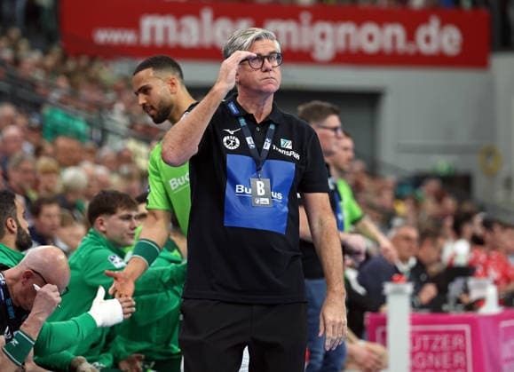 08 03 2026, xovx, Handball Daikin Handball Bundesliga, HSG Wetzlar MT Melsungen Coach Runar Sigtryggsson HSG Wetzlar Wetzlar Buderus Arena Hessen Germany EN