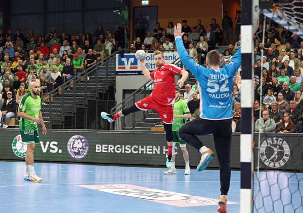 08 03 2026, xovx, Handball Daikin Handball Bundesliga, HSG Wetzlar MT Melsungen v l Cyrill Akakpo HSG Wetzlar , David Mandic MT Melsungen , Niklas Theiß HSG Wetzlar , Andreas Palicka HSG Wetzlar Wetzlar Buderus Arena Hessen Germany EN