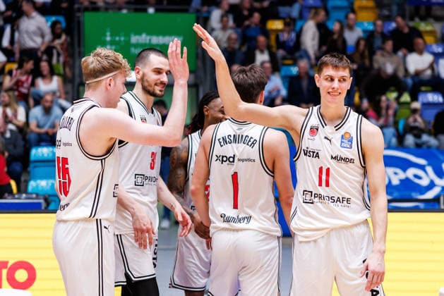easycredit BBL, Frankfurt Skyliners BMA365 Bamberg Baskets, 08 03 2026 In the end Bamberg celebrates a sovereign 61 84 away win in Frankfurt here among others Nico Höllerl BMA365 Bamberg Baskets, 55 and Richard Balint BMA365 Bamberg Baskets, 11 Game of the easycredit BBL Frankfurt Skyliners BMA365 Bamberg Baskets on matchday 23 of the 25 26 season in the Süwag Energie ARENA on 08 03 2026 Copyright: xBEAUTIFULxSPORTS Hahnex