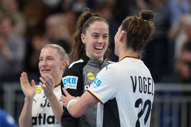 Germany Slovenia, Womens European Handball Championship Qualification Goalkeeper Sarah Wachter Germany, 24 and Emily Vogel Germany, 20 cheer, left in the background Jenny Behrend Germany, 30 Womens European Handball Championship Qualification match between Germany and Slovenia on March 8 at the SNP dome Heidelberg , Heidelberg Baden Württemberg Germany SNP dome