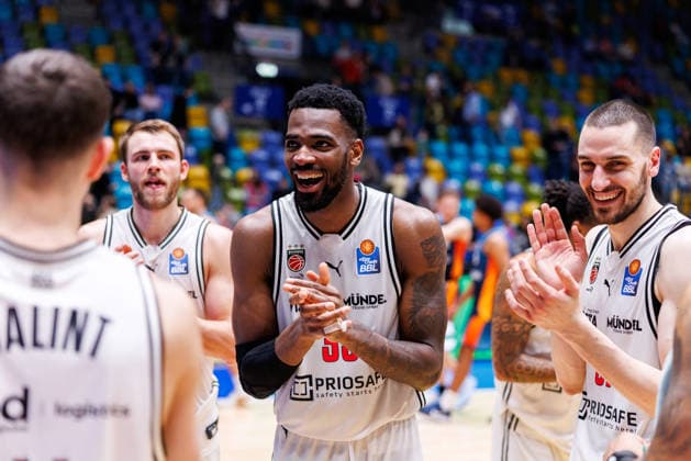 easycredit BBL, Frankfurt Skyliners BMA365 Bamberg Baskets, 08 03 2026 In the end Bamberg celebrates a sovereign 61 84 away win in Frankfurt here among others Ejiofor Onu BMA365 Bamberg Baskets, 35 Daniel Keppeler BMA365 Bamberg Baskets, 31 Game of the easycredit BBL Frankfurt Skyliners BMA365 Bamberg Baskets on matchday 23 of the 25 26 season in the Süwag Energie ARENA on 08 03 2026 Copyright: xBEAUTIFULxSPORTS Hahnex