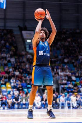 easycredit BBL, Frankfurt Skyliners BMA365 Bamberg Baskets, 08 03 2026 Jamie Edoka Frankfurt Skyliners, 5 at the free throw game of the easycredit BBL Frankfurt Skyliners BMA365 Bamberg Baskets on matchday 23 of the 25 26 season at Süwag Energie ARENA on 08 03 2026 Copyright: xBEAUTIFULxSPORTS Hahnex