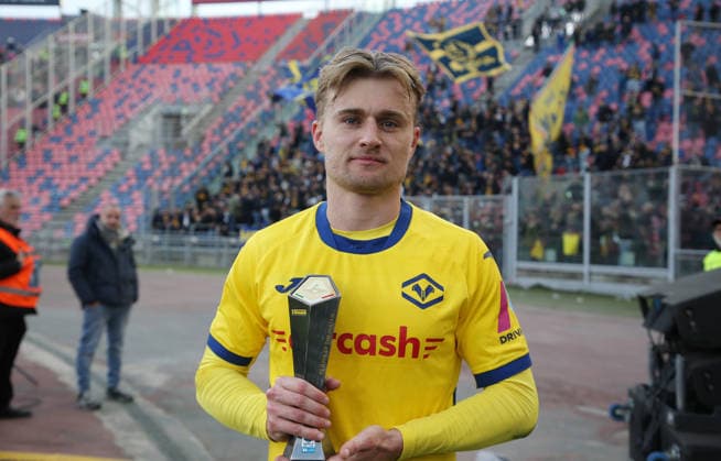 Verona™s Martin Frese Panini player of the match during the Serie A soccer match between Bologna and Verona at the Renato Dall™Ara Stadium in Bologna - Sunday, March 8, 2026. - Soccer .  Copyright: xGiannixSantandrea LaPressex