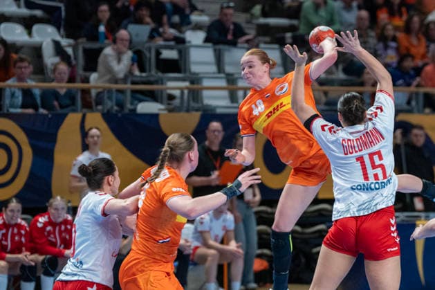 2026-03-08 Netehrlands vs Switzerland ALMERE, NETHERLANDS - MARCH 8: Dione Housheer of the Netherlands during the European Championship, EM, Europameisterschaft Women 2026 Qualifiers Phase 2 match, between The Netherlands and Switzerland at Topsportcentrum on March 8, 2026 in Almere, Netherlands. Almere Topsportcentrum Netherlands Content not available for redistribution in The Netherlands directly or indirectly through any third parties. Copyright: xHenkxSeppenx