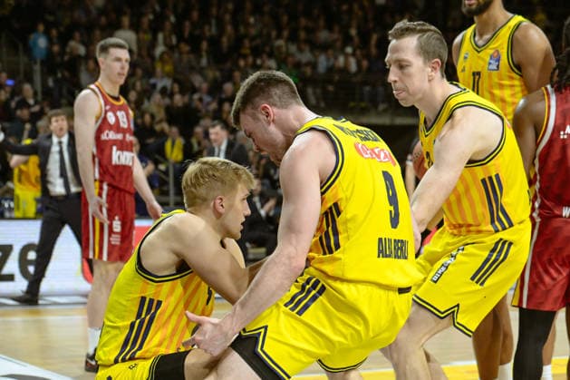 08 03 2026, xlakx, Basketball easyCredit BBL Bundesliga, Alba Berlin Fitness First Würzburg Baskets v l Sam Griesel Alba Berlin , Jonas Mattisseck Alba Berlin , Moses Wood Alba Berlin Jubel Berlin Daniel Lakomski
