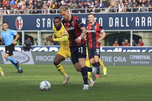CALCIO - Serie A - Bologna FC vs Hellas Verona FC Jens Odgaard of Bologna FC play the ball during Bologna FC vs Hellas Verona, 28Â° Serie A Enilive 2025-26 game at Renato Dall Ara stadium in Bologna (BO), Italy, on March 08, 2026. Bologna Italy  Copyright: xIPAxSport ABACAx