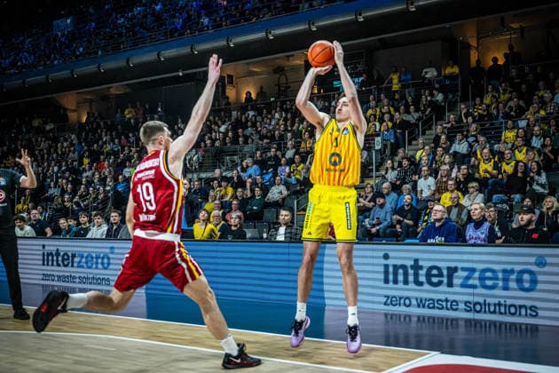 Basketball Berlin 08 03 2026 Season 2025 2026 EasyCredit BBL 1 Bundesliga Men, Men Alba Berlin Fitness First Würzburg Baskets Moses Wood Alba Berlin, No 11 Christian Skladanowski Würzburg, No 19