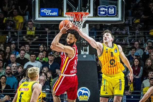 Basketball Berlin 08 03 2026 Season 2025 2026 EasyCredit BBL 1 Bundesliga Men, Men Alba Berlin Fitness First Würzburg Baskets Davion Mintz Würzburg, No 10 Moses Wood Alba Berlin, No 11