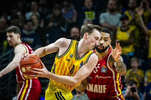 Basketball Berlin 08 03 2026 Season 2025 2026 EasyCredit BBL 1 Bundesliga Men, Men Alba Berlin Fitness First Würzburg Baskets Moses Wood Alba Berlin, No 11 David Muenkat Würzburg, No 55