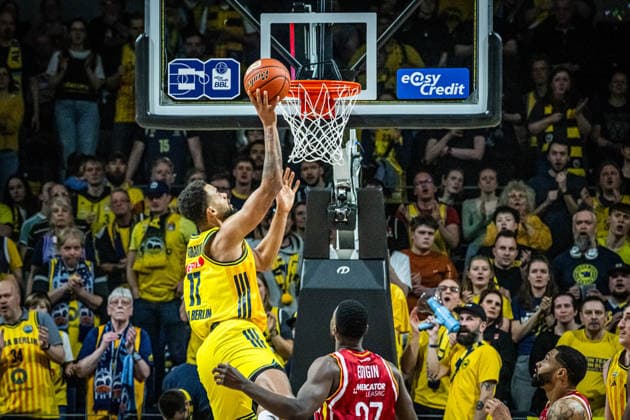 Basketball Berlin 08 03 2026 Season 2025 2026 EasyCredit BBL 1 Bundesliga Men, Men Alba Berlin Fitness First Würzburg Baskets Norris Agbakoko Alba Berlin, No 17
