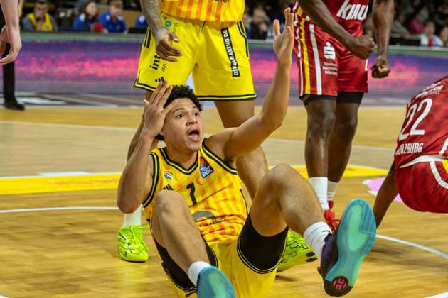 08 03 2026, xlakx, Basketball easyCredit BBL Bundesliga, Alba Berlin Fitness First Würzburg Baskets v l Jack Kayil Alba Berlin enttaeuscht, schaut enttaeuscht, niedergeschlagen, disappointed Berlin Daniel Lakomski