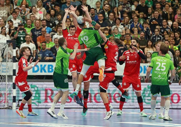 08 03 2026, xovx, Handball Daikin Handball Bundesliga, HSG Wetzlar MT Melsungen v l Timo Kastening MT Melsungen , Dominik Mappes HSG Wetzlar , Isaias Guardiola Villaplana MT Melsungen , Philipp Ahouansou HSG Wetzlar , Olle Forsell Schefvert MT Melsungen , Ruben Marchan MT Melsungen , Georg Löwen HSG Wetzlar , Justin Müller HSG Wetzlar Wetzlar Buderus Arena Hessen Germany EN
