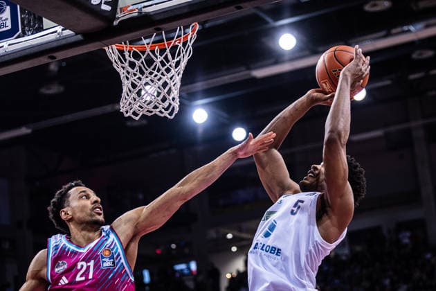 easyCredit Basketball Bundesliga, Telekom Baskets Bonn vs Syntainics MBC, 08 03 2026 Marcus Foster Syntainics MBC 5 vs Joel Aminu Telekom Baskets Bonn 21 easyCredit Basketball Bundesliga, Telekom Baskets Bonn vs Syntainics MBC, 08 03 2026, Telekom Dome Bonn Copyright: xBEAUTIFULxSPORTS Derixx