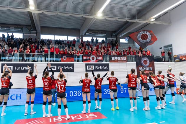 1 Volleyball Bundesliga Women Schwarz Weiss Erfurt vs Dresdner SC Erfurt 08 03 2026 Cheers, Dresdner SC and fans 1 Volleyball Bundesliga Women Schwarz Weiss Erfurt vs Dresdner SC Riethsporthalle Erfurt 08 03 2026 Copyright: xBEAUTIFULxSPORTS Duehringx