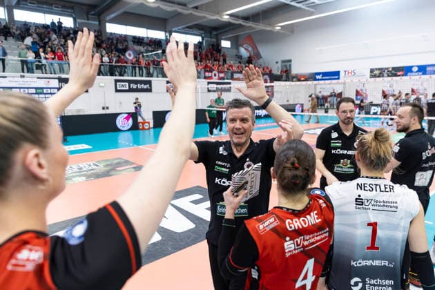 1 Volleyball Bundesliga Women Schwarz Weiss Erfurt vs Dresdner SC Erfurt 08 03 2026 Alexander Waibl Traine Dresdner SC 1 Volleyball Bundesliga Women Schwarz Weiss Erfurt vs Dresdner SC Riethsporthalle Erfurt 08 03 2026 Copyright: xBEAUTIFULxSPORTS Duehringx