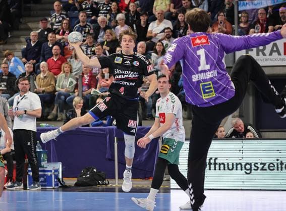 08 03 2026 Handball 1 Bundesliga DAIKIN HBL Season 2025 2026 24 Matchday HC Erlangen Metropolregion Nürnberg HCE GWD Minden DaMa xdaxmax Andri Mar Runarsson 4, HC Erlangen HCE Malte Semisch 1, GWD Minden