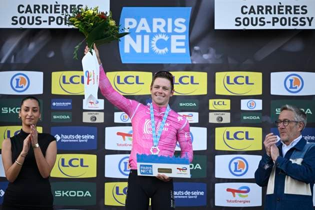 Paris Nice 2026 Stage 1 CARRIERES-SOUS-POISSY, FRANCE - MARCH 08 : Lamperti Luke (USA) of EF Education - Easypost pictured during the podium ceremony of stage 1 of the 84th edition of Paris - Nice an UCI World Tour 2.UWT cycling road race stage for Men Elite of 171.2 km with start in Acheres and finish in Carrieres-sous-Poissy on March 8, 2026 in Carrieres-sous-Poissy, France, 08 03 2026 ( Motordriver Guy De Vuyst - Carrieres-sous-Poissy France  Copyright: xNicoxVereeckenx
