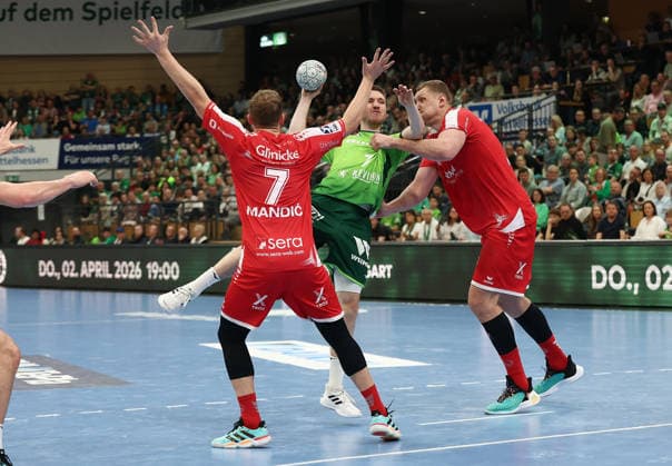 08 03 2026, xovx, Handball Daikin Handball Bundesliga, HSG Wetzlar MT Melsungen f l David Mandic MT Melsungen , Dominik Mappes HSG Wetzlar , Dainis Kristopans MT Melsungen Wetzlar Buderus Arena Hessen Germany EN