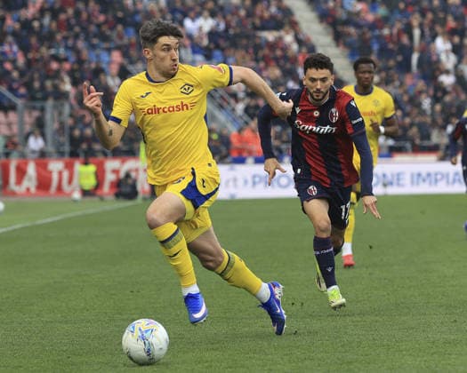 CALCIO - Serie A - Bologna FC vs Hellas Verona FC Kieron Bowie of Hellas Verona FC play the ball during Bologna FC vs Hellas Verona, 28Â° Serie A Enilive 2025-26 game at Renato Dall Ara stadium in Bologna (BO), Italy, on March 08, 2026. Bologna Italy  Copyright: xIPAxSport ABACAx