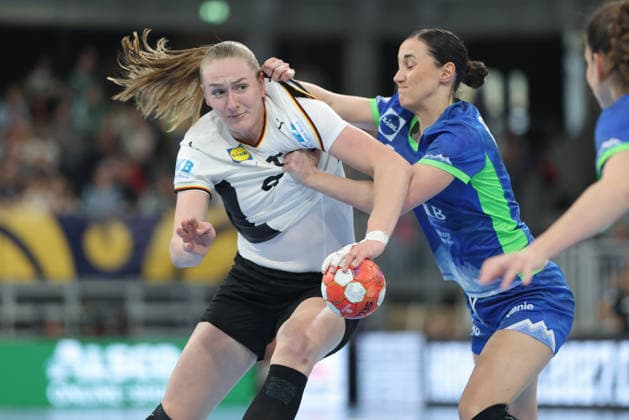 Germany Slovenia, European Womens Handball Championship Qualification Viola Leuchter Germany, 77 against Ivona Barukcic Slovenia, 25 European Womens Handball Championship Qualification match between Germany and Slovenia on March 8 at the SNP dome Heidelberg , Heidelberg Baden Württemberg Germany SNP dome