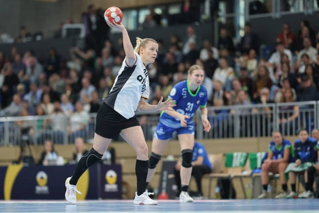 Germany Slovenia, European Womens Handball Championship Qualification Seven-meter penalty by Antje Döll Germany, 29 European Womens Handball Championship Qualification match between Germany and Slovenia on March 8 at SNP dome Heidelberg , Heidelberg Baden Württemberg Germany SNP dome