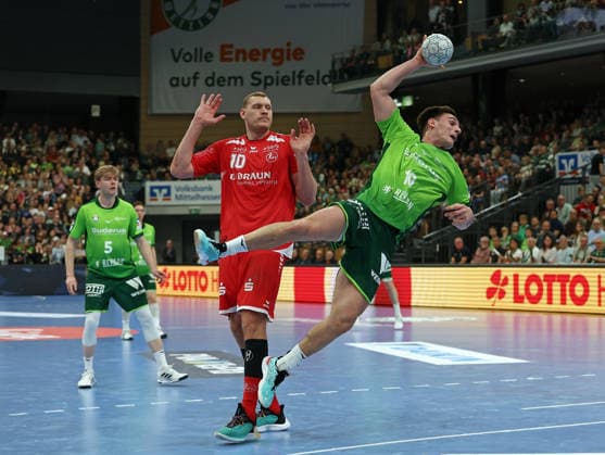 08 03 2026, xovx, Handball Daikin Handball Bundesliga, HSG Wetzlar MT Melsungen v l Tristan Kirschner HSG Wetzlar , Dainis Kristopans MT Melsungen , Josip Simic HSG Wetzlar Wetzlar Buderus Arena Hessen Germany EN